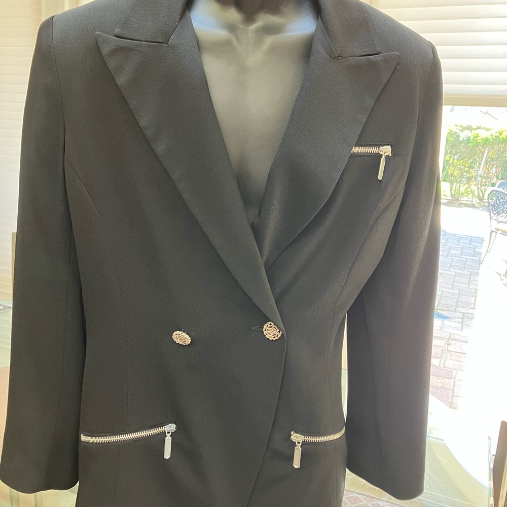 Elegant Black Double-Breasted Women's Blazer